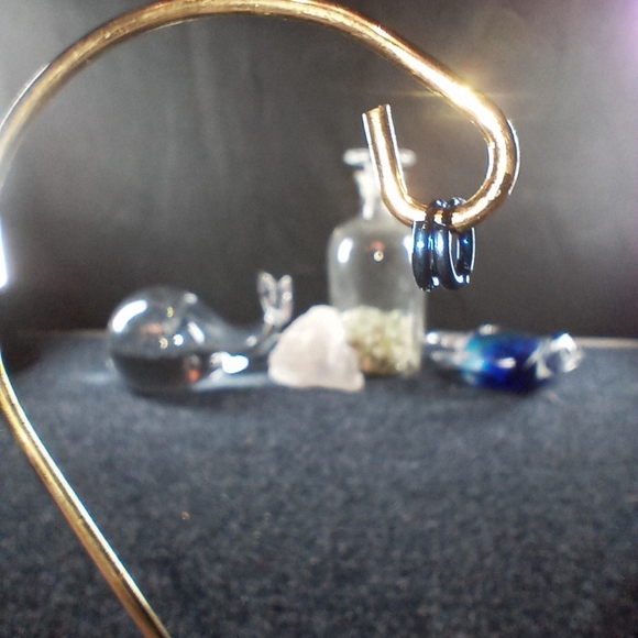 Pretty Heart Necklace + 2 pairs of tiny huggie hoop earrings - Picture 9 of 16